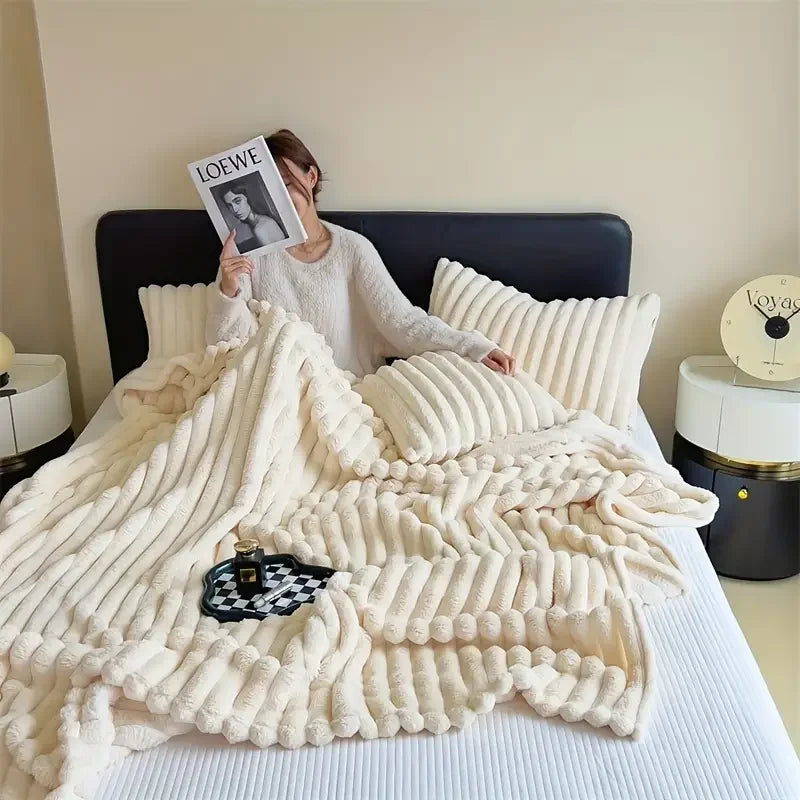 Light Luxury Solid Color Multifunctional Warm Blanket