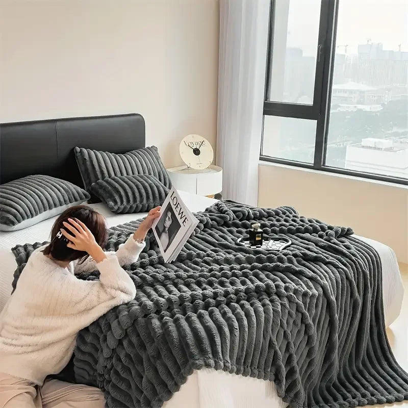 Light Luxury Solid Color Multifunctional Warm Blanket
